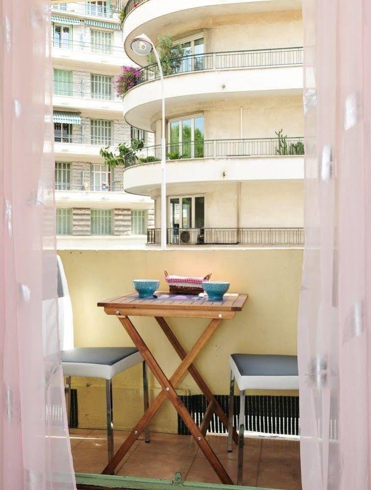 Blue Lagon Five Stars Holiday House 尼斯 外观 照片