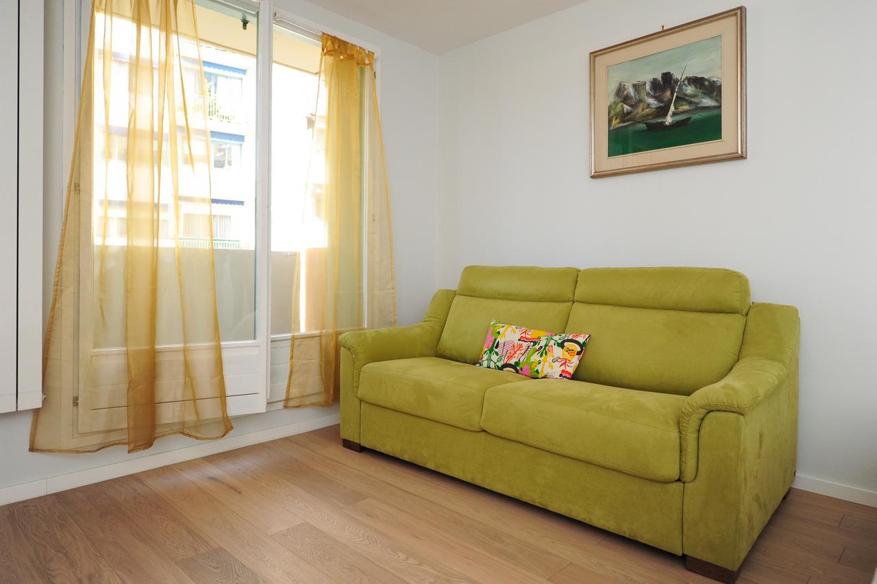 Blue Lagon Five Stars Holiday House 尼斯 外观 照片