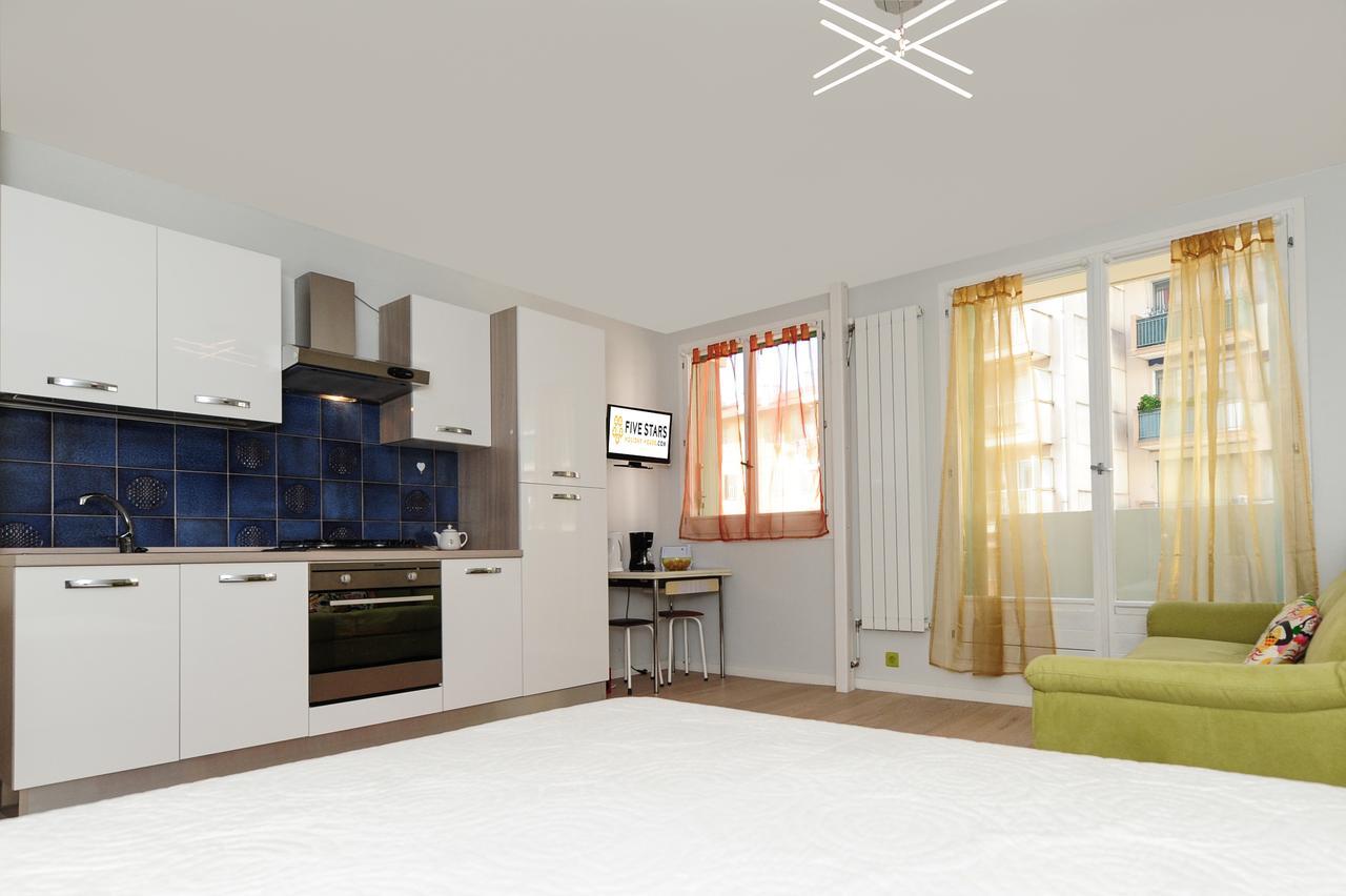 Blue Lagon Five Stars Holiday House 尼斯 外观 照片