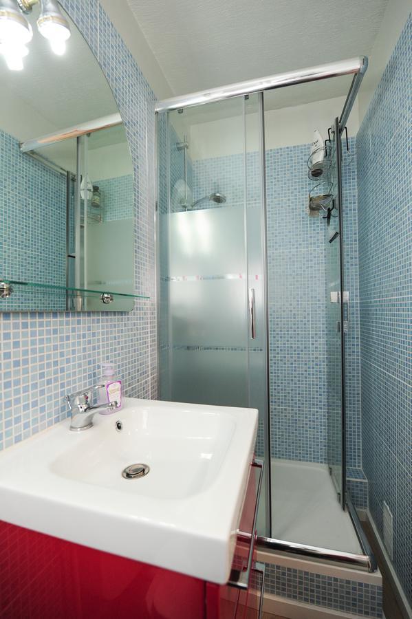 Blue Lagon Five Stars Holiday House 尼斯 外观 照片